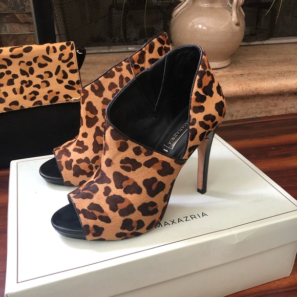 BCBGMAXAZRIA Peep Toe - **Like New** - Picture 1 of 3